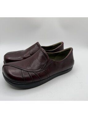 Earth Origins Loafers Women Size 5B Leather Plum Preppy Minimalist Work Shoes